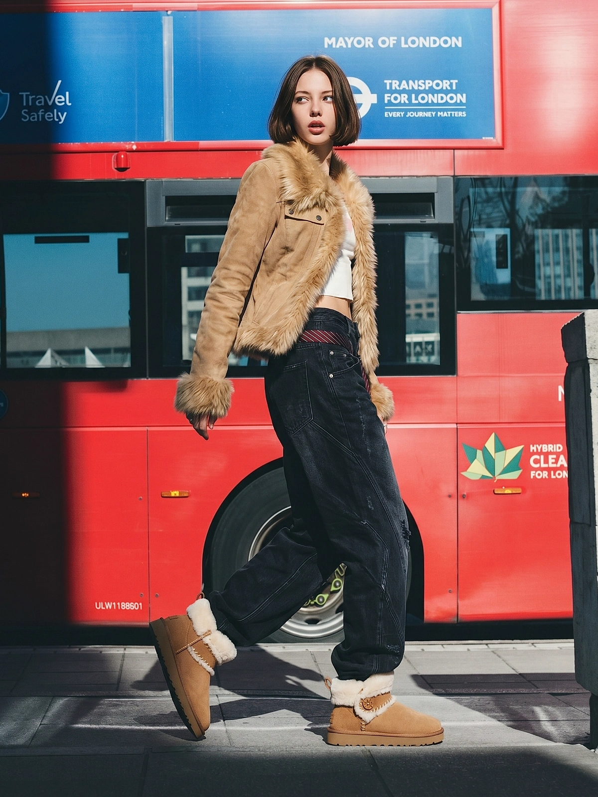 栗色 model look 2