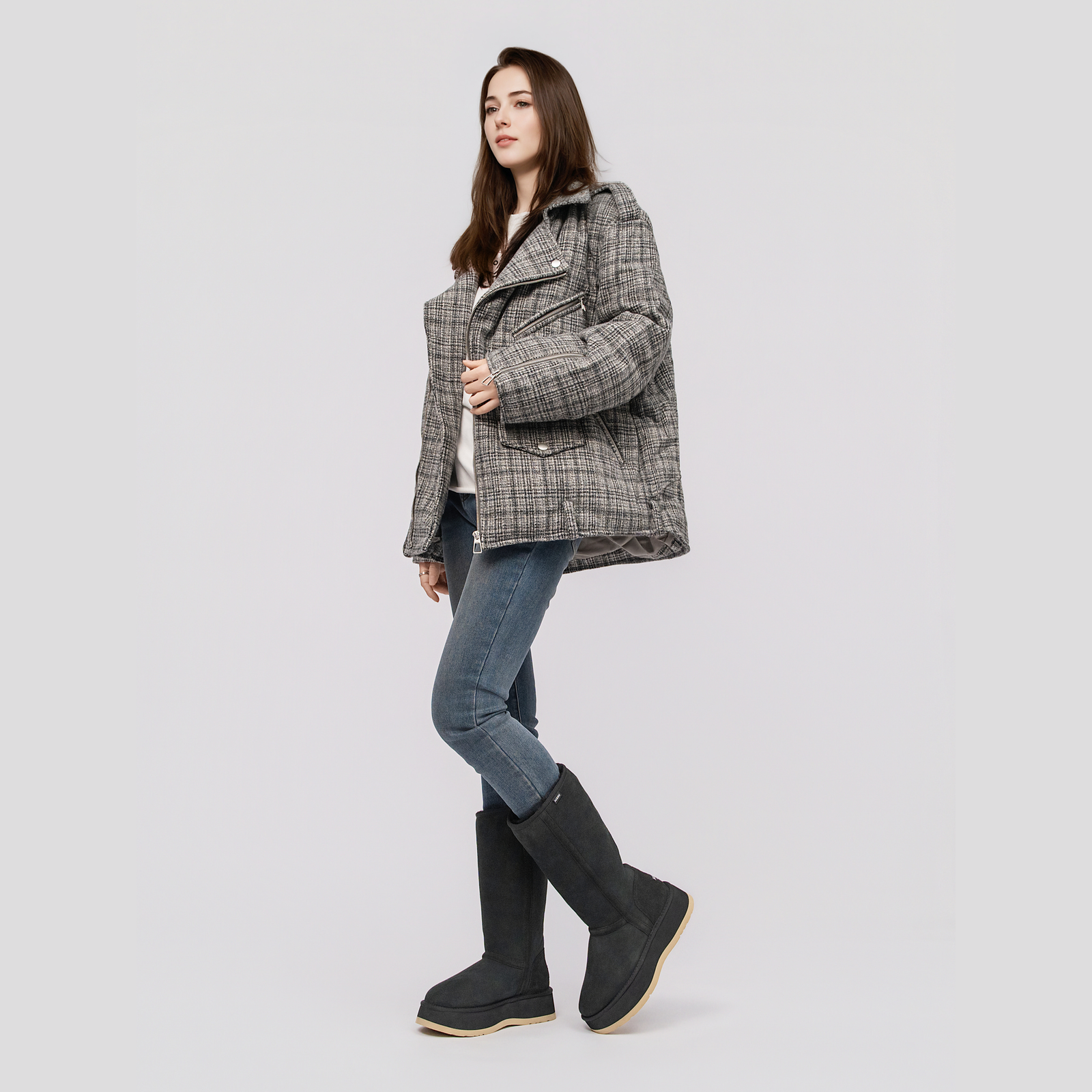 AU&MU Ridge Tall 分层厚底高筒雪地靴 styled view