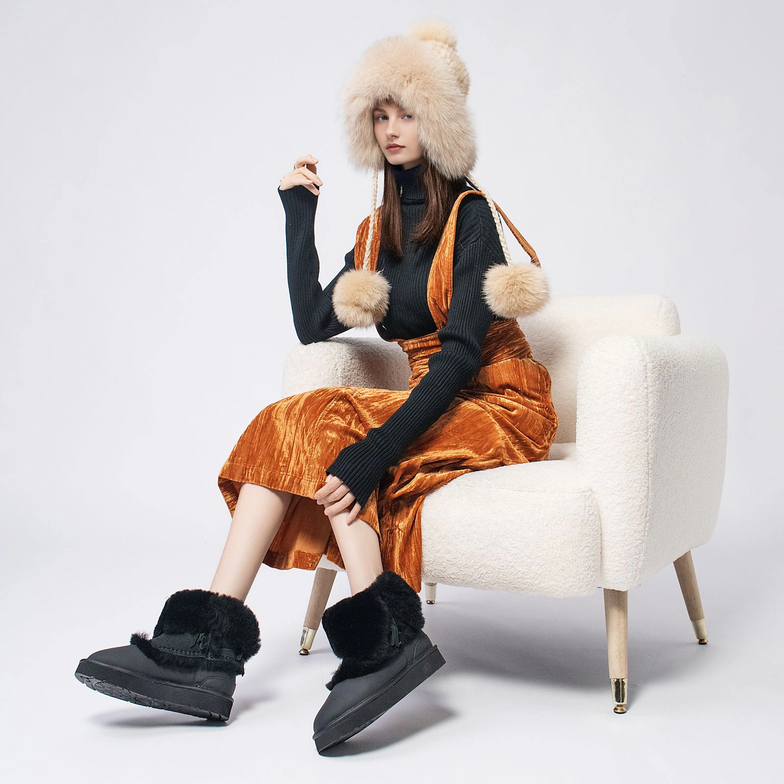 AU&MU Origin Short 翻毛鞋口短筒雪地靴 styled view