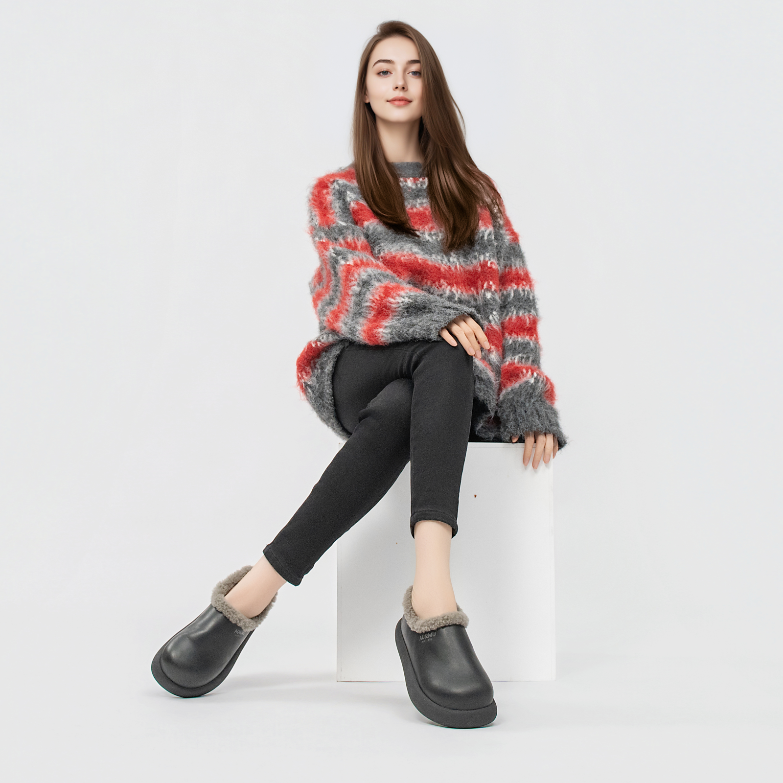 AU&MU Cocoon Clog 绒毛鞋口厚底包头拖鞋 styled view